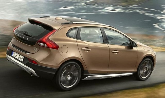 16 Volvo V40 1.6 D2 (2012) 115HPYakıt tipi: DizelOrtalama yakıt Tüketimi(100km): 4.3 litre