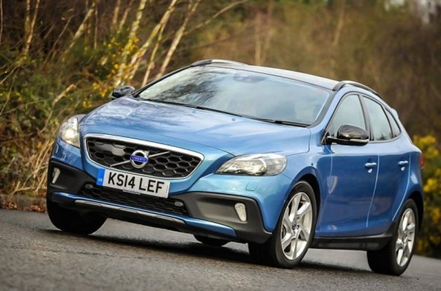 22 Volvo V40 Cross Country 1.6 D2 115HPYakıt tipi: DizelOrtalama yakıt Tüketimi(100km): 4.4 litre