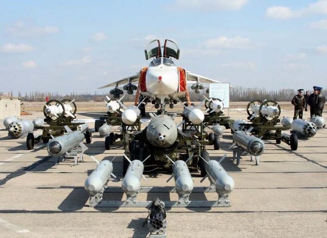 SU-24 SİLAHLARI 1 adet GSh-6-23mm top4 adet Kh-23 (AS-7 'Kerry')4 adet Kh-25ML (AS-10 'Karen')2 adet Kh-28 (AS-9 'Kyle')2 adet Raduga Kh-58 (AS-11 'Kilter')3 adet Raduga Kh-31P
