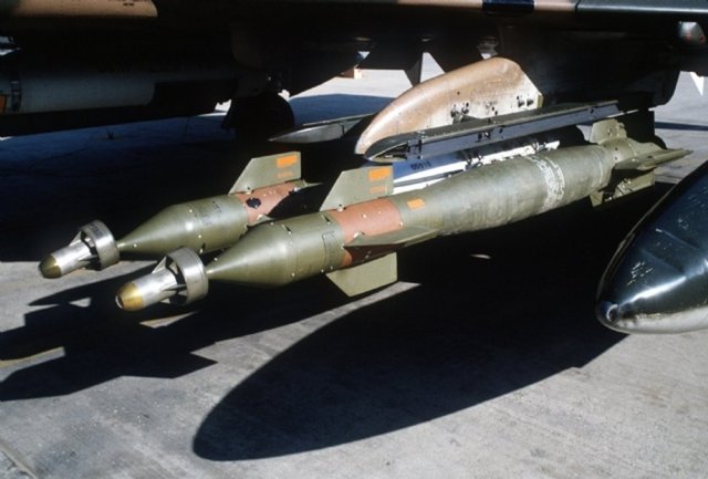 Gemi Taarruz Füzeleri2 × AGM-119A Penguin2 × AGM-84 Harpoon