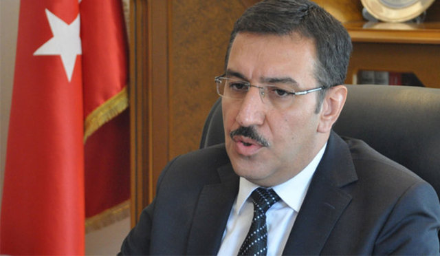 25. ve 26. Dönemlerde Malatya Milletvekili seçilmiştir. 64. Hükümet'te Gümrük ve Ticaret Bakanı olarak görev almıştır.Evli ve 2 çocuk babasıdır.(AK PARTİ'nin internet sitesinden alınmıştır.)