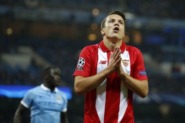 Yevhen Konoplyanka (Sevilla)