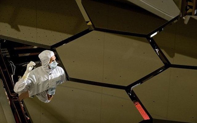 Huble'a kıyasla uzayı daha detaylı bir biçimde inceleyebilecek olan James Webb'in dünya dışı yaşamın keşfinde de etkili olması bekleniyor.