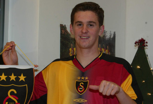 Mülayim Erdem - Yaş: 28 - Eski Takımı: Galatasaray - Şu anki Takımı: Manisa Büyükşehir Belediyespor