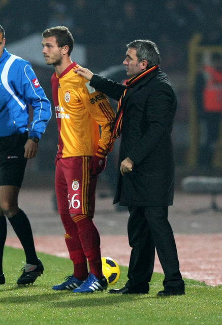 Anıl Dilaver - Yaş: 25 - Eski Takımı: Galatasaray - Şu anki Takımı: Bucaspor