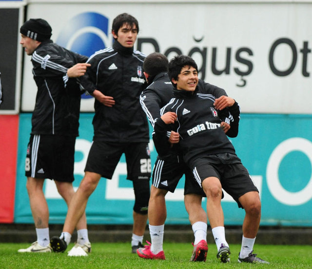 Fanatik'in haberine göre, 20 yaşındaki Muhammet Demirci, İstanbulspor tarafından 'yetersiz' görüldü ve geri gönderildi. Oyuncunun Belçika-Türkiye hattındaki tüm harcamalarını ise Beşiktaş'ın ödediği öğrenildi. 