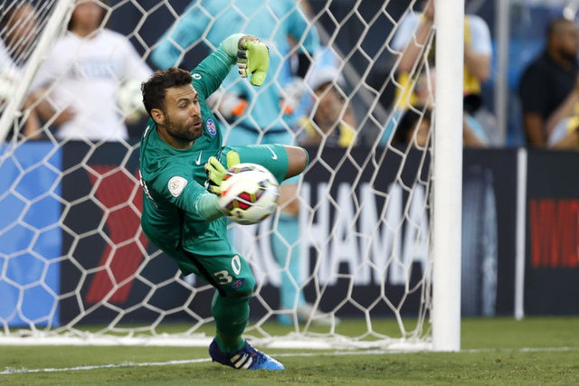 Salvatore Sirigu (PSG) Puan: 82