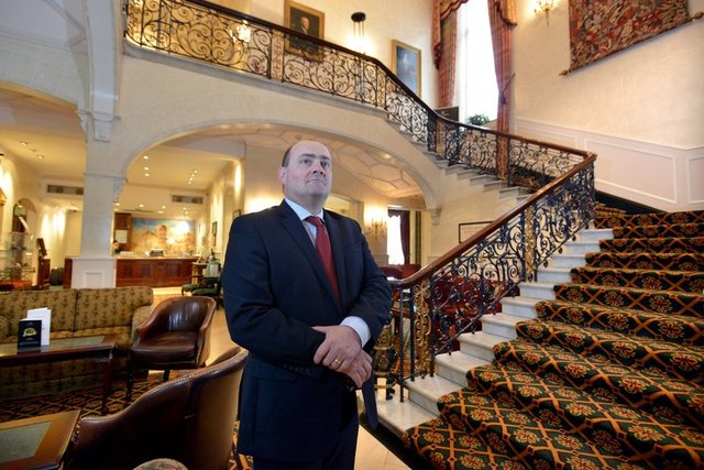 Otel genel müdürü-2010: 5.270-2015: 7.722