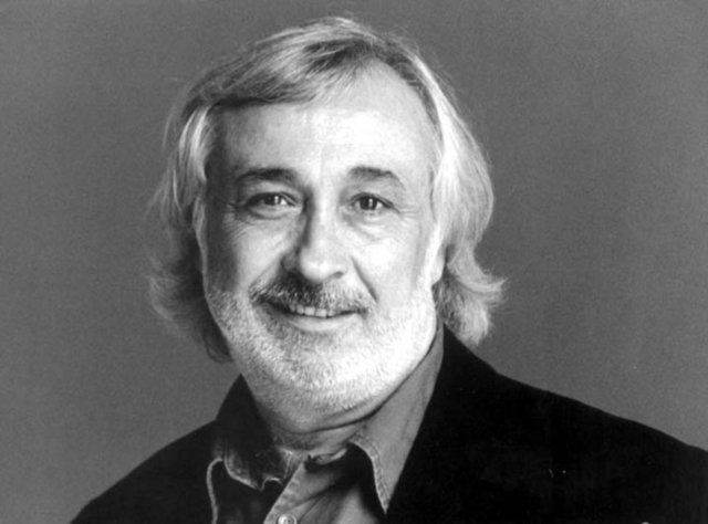 Müjdat Gezen - Simetri, denge ve hastalık takıntıları var.