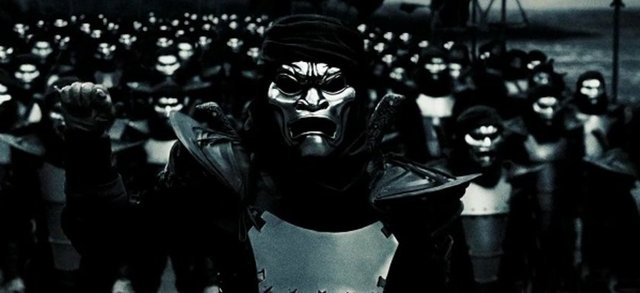 PERS ÖLÜMSÜZLERİPers ordusunun ağır piyadesine verilen 'ölümsüzler' lakabının sebebi, 10.000 kişiden oluşan taburların hiçbir zaman eksilmemesiydi.