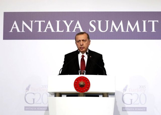 Cumhurbaşkanı, "Rusya'dan özür dilemeyeceğiz, hava sahamızı ihlal edenler bizden özür dilemeli" diyerek bir yükselik bir düşen tansiyonu yine yükseltmiş oldu.