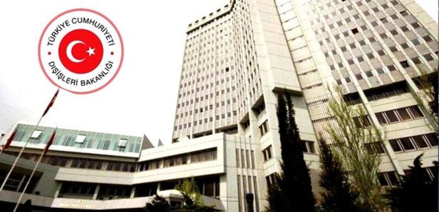 Bugün Dışişleri Bakanlığı'ndan gelen bir açıklama Rusya'nın seyahat çağrısına bir cevap oldu. Dışişleri Bakanlığı: Türk vatandaşlarını Rusya'ya acil olmayan seyahatlerini ertemelerinde yarar görülmektedir.