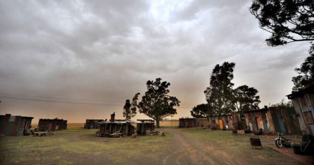Güney Afrika'nın Emoya Bölgesi'nde bulunuyor.