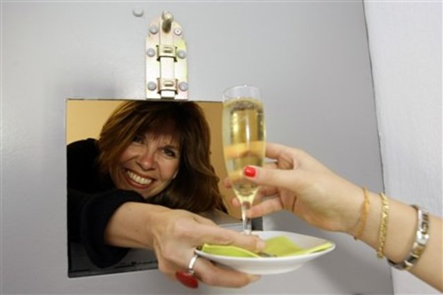 Almanya'daki bu otel diğer otellere hiç benzemiyor. Almanya'nın kuzeyinde bulunan "Otel Alcatraz" eskiden bir Alman hapishanesiydi.