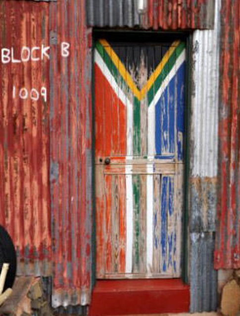 Ancak, her ne olursa olsun otelde bulunan internet, elektrik, sıcak su gibi şeyler bu yaşam tarzına gölge düşürüyor