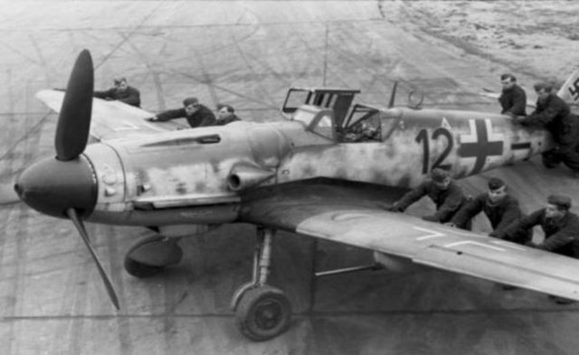 2. Dünya Savaşı'nda Alman Hava Kuvvetleri'nin en önemli avcı uçağı olarak gösterilen MESSERSCHMİTT BF (ME) 109-G6 ilk kez Türkiye'ye getirildi. 