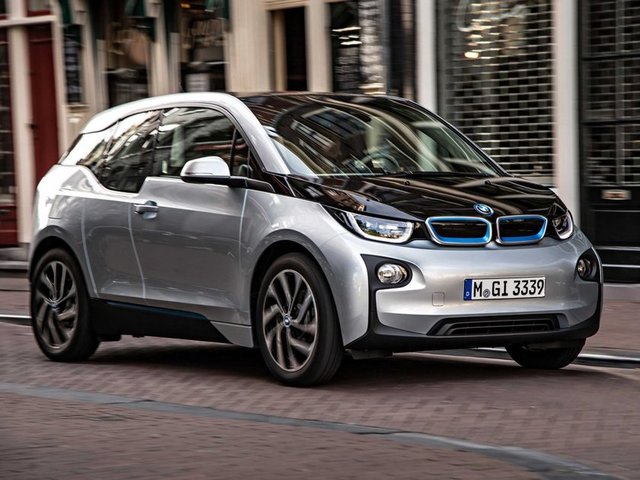 170 beygir gücüne sahip olan araç, yedi saniyede 60 mil ile elektrikli arabayı itiyor. 