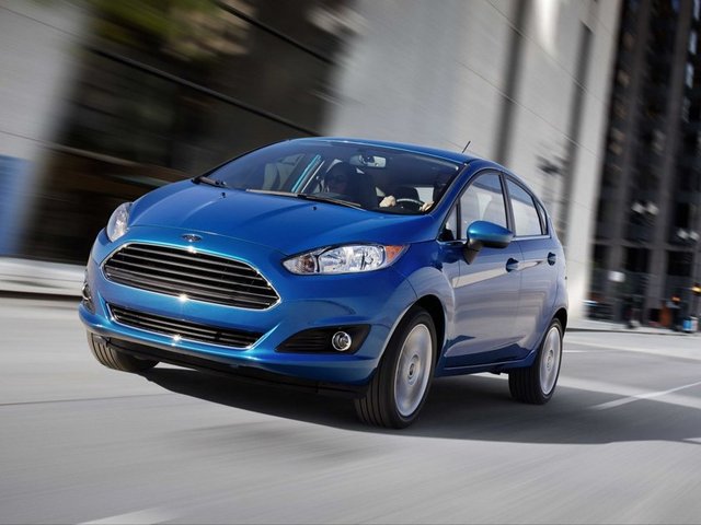 Beş ileri manuel şanzıman cesur turbo motoru; ekonomik yakıt tasarrufuyla kullanıcı dostu oldu. 