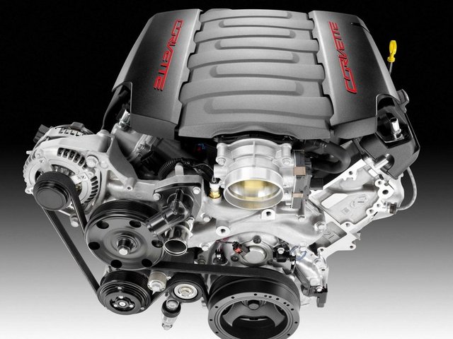 Editörlerin diğer bir tercihi de Corvette LT1. 