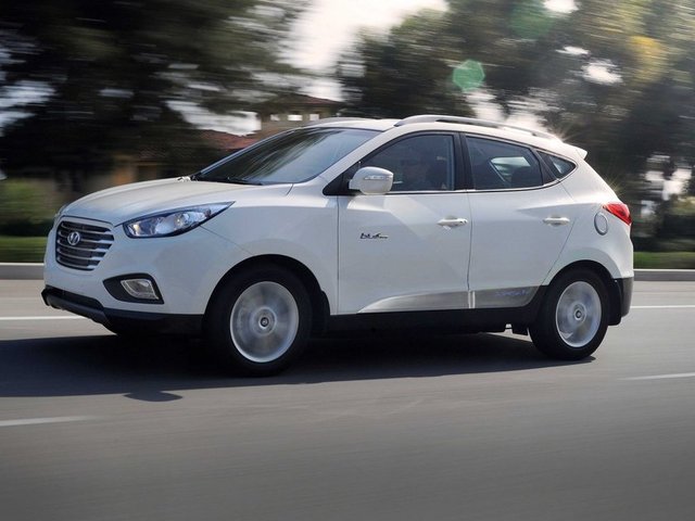 Hyundai Tucson FCV SUV, yakıt hücresi tarafından kullanıcı dostu olarak sunuluyor. 