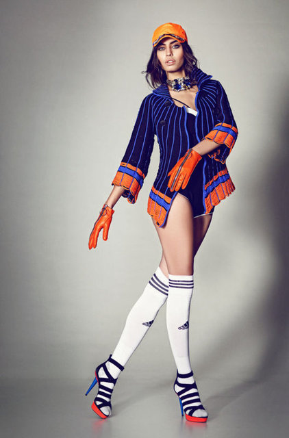 Capristo'nun sözleri üzerine gözler güzel oyuncu Gülşe'ye çevrildi. (Takvim)