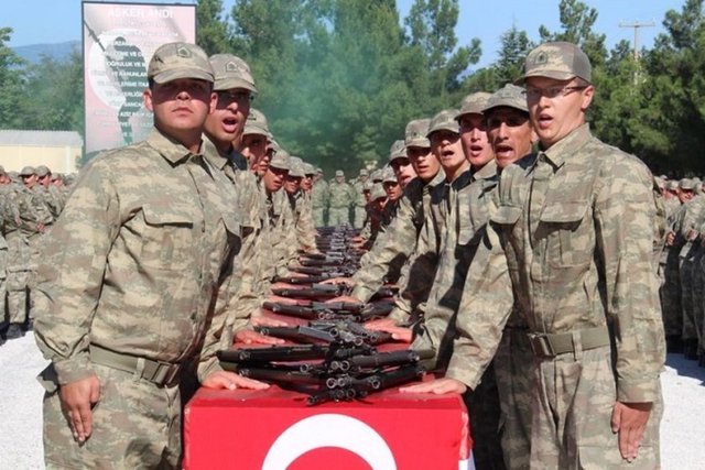 Bölük ses kes şafak dinle