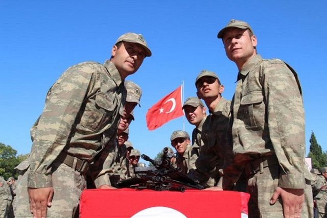 Şafak olmuş Yıldız Tilbe, gel de tribe girme