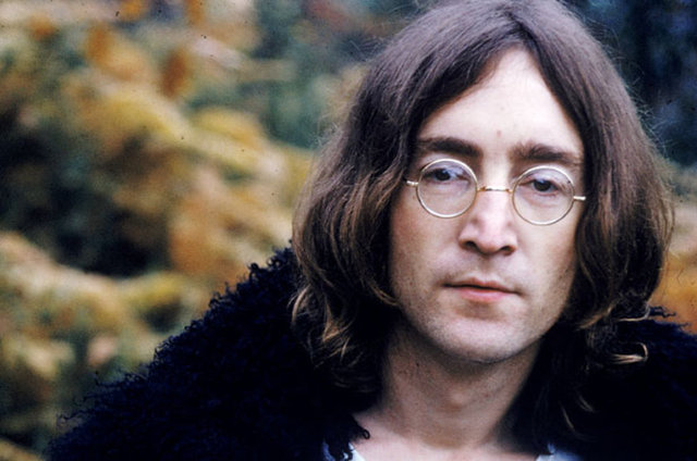 Eski sekreteri bir söyleşide efsane şarkıcı John Lennon'ın kendisine 40 yaşını göremeyeceğini düşündüğünü ifade etti. Ben 40 olduğumda burada olmayacağım diyen John Lennon gerçekten 40 yaşını doldurduktan kısa bir süre sonra hayatını kaybetti. 