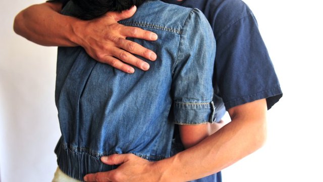 3. Biz de karşımızdakine güven veririz. Bu şu demek; karşımızdaki kişinin de kendine güveni artar.