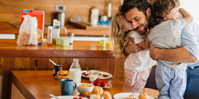 Bu hormon esasen beyinde üretiliyor ve en çok da üremeyle ilişkili. Doğum ve doğum sonrasında yüksek miktarda salınıyor. Ancak diğer dönemlerde de kadın ve erkekte beyinden salgılanıyor.