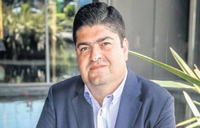 Servet Çuhacı'nın oğlu Rahmi Çuhacı - YAŞ: 43 - KURDUĞU ŞİRKET: İlhan Uluslarası Taşımacılık - Nuh Çimento'da yönetim kurulu üyesi ama daha ziyade başkanlığını yaptığı kendi şirketinde mesai harcıyor.