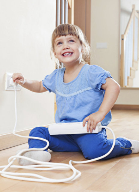 * Tüm elektrik prizlerini özel kapaklarla kapatın.