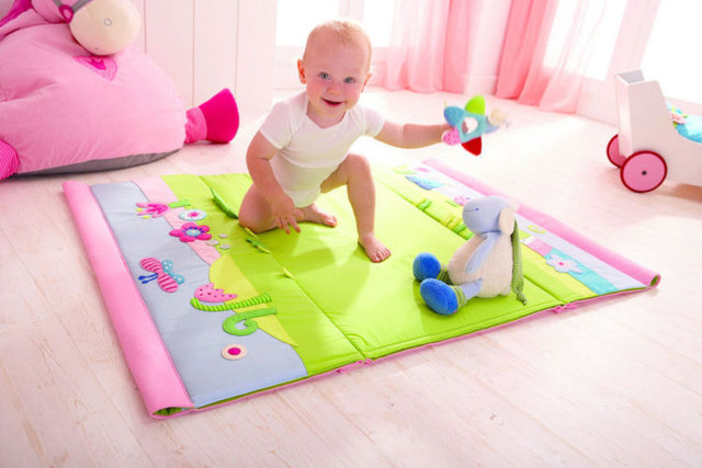 * Halı ve kilimlerin kaymasını önlemek için, bunların altına özel kaymayı önleyen malzemeler koyun.