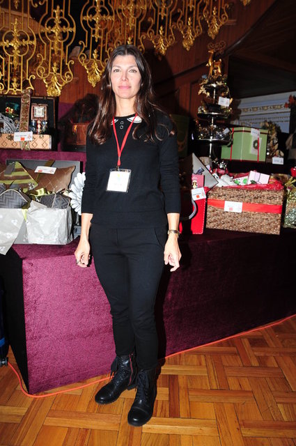 ZEYNEP ÜSTÜNEL