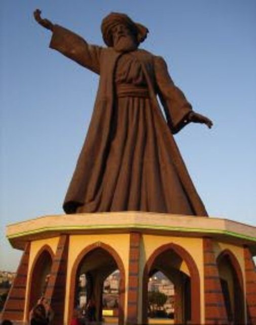 Surette kalırsan putperestsin. Her şeyin suretini bırak, manaya bak.