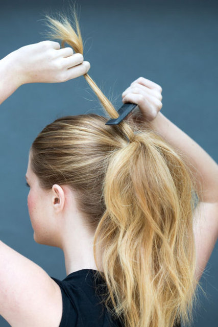 3. Adım: Üstteki at kuyruğunu hacimlendirin.