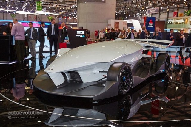 429 beygir gücündeki araç elektrikli motor kullanıyor.