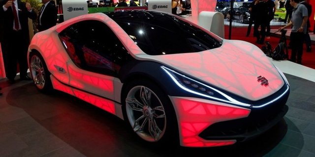 EDAG'ın dış kasası bitki yaprağından esinlenerek 3 boyutlu yazıcılarla tasarlanmış.