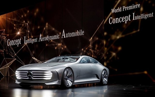 The Mercedes'in aerodinamik modeli IAA, Tesla Model S'yi hatırlatıyor.