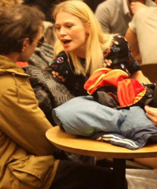 5 yıllık evli ve iki çocuk sahibi olan çift, Zorlu Center'da sergiledikleri romantizmle "her şey yolunda" mesajı vermişti.