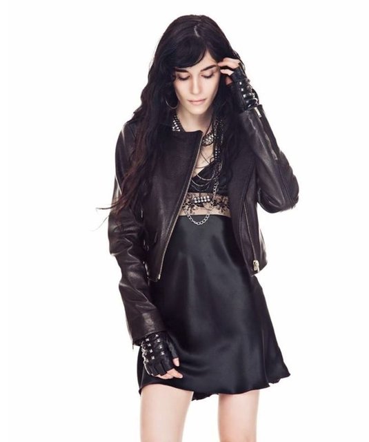 URAL: DUYGULAR KİRLENMESİNHT MAGAZİN'e konuşan Ural, "Açıklama yapmak için doğru zaman değil. Albüm çalışmalarım sürüyor, reklam gibi oluyor. Bu güzel duyguları bunlarla kirletmek istemiyorum" dedi.