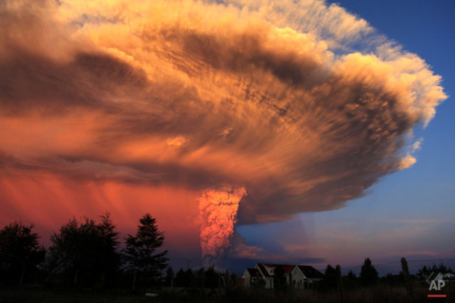 22 Nisan 2015 Şili'de patlayan volkan. 