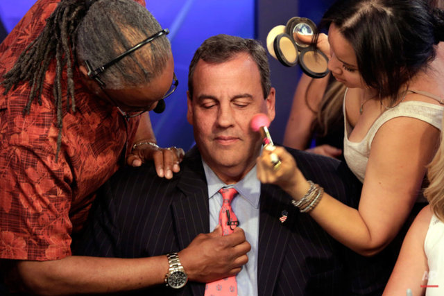 22 Temmuz 2015 Başkan Adayı New Jersey Valisi Chris Christie'nin özel bir TV kanalında vereceği röportaj öncesi hazırlığı. 