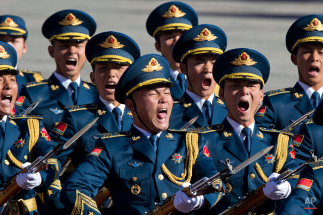 29 Ekim 2015 Pekin Çin Alman Başbakanı Angela Merkel'i karşılayan bando. 