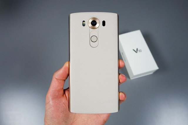 Ekran boyutu: 5,7"İşlemci hızı: 1,82 ghz 2 çekirdek + 1,44 ghz 4 çekirdekRAM miktarı: 4 GBHafıza: 64 GBKamera: 16 megapikselBatarya: 3000 mAhOrtalama fiyatı: 2.500,00 TL