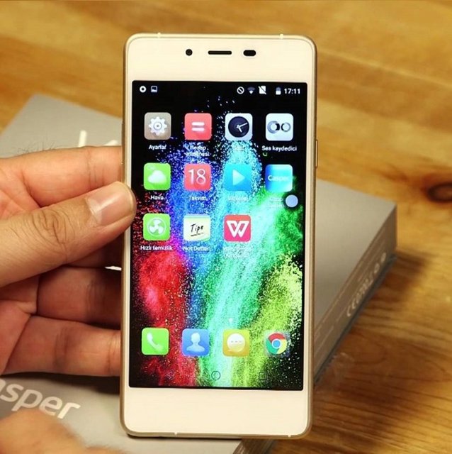 Ekran boyutu: 4,8"İşlemci hızı: 1,2 ghz 4 çekirdekRAM miktarı: 2 GBHafıza: 16 GBKamera: 8 megapikselBatarya: 2000 mAhOrtalama fiyatı: 950,00 TL