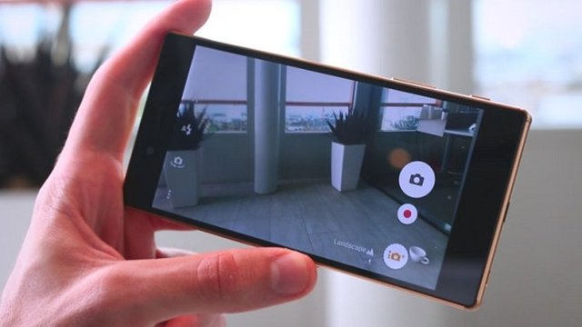 Ekran boyutu: 5,1"İşlemci hızı: 1,5 ghz 4 çekirdek + 2,0 ghz 4 çekirdekRAM miktarı: 3 GBHafıza: 32 GBKamera: 23 megapikselBatarya: 2900 mAhOrtalama fiyatı: 2.400,00 TL