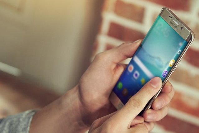 Ekran boyutu: 5,7"İşlemci hızı: 1,5 ghz 4 çekirdek + 2,1 ghz 4 çekirdekRAM miktarı: 4 GBHafıza: 32/64 GBKamera: 16 megapikselBatarya: 3000 mAhOrtalama fiyatı: 2.950,00 TL