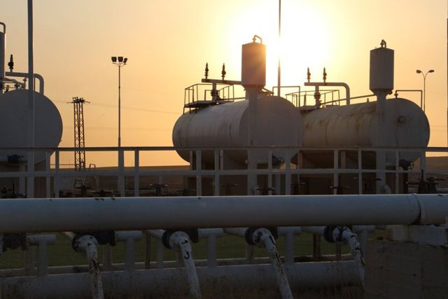 Rus yetkililerin bu açıklamalarını güçlendirmeye çalışan "Pravda medyası" da haritalarda anlatılanları desteklemek amacıyla Kahire'de yaşayan bir kişiyle Özgür Suriye Ordusu'ndan bir komutanmış gibi röportaj yaptı, Türkiye'yi suçlayan ifadeler yayınladı.