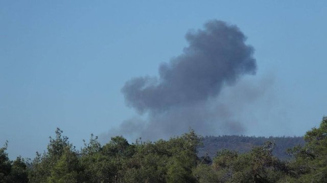 Suriye'de masum insanların üzerine bomba bırakan savaş uçaklarının sembollerinin boyandığı ya da bilerek silindiğine ilişkin görüntüler ortaya çıktı.